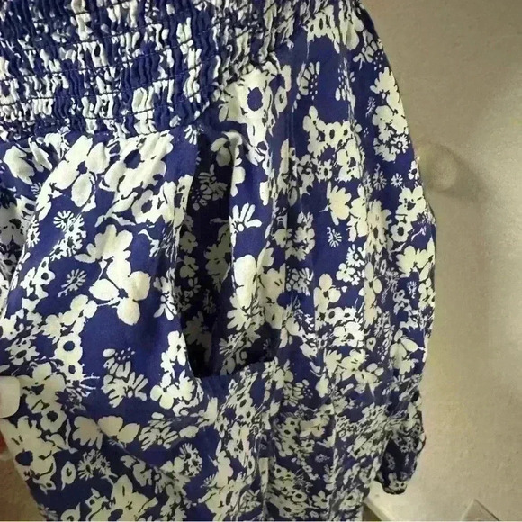 Express Blue Floral Square Neck Dress with Smocking and Pockets - Picture 4 of 5